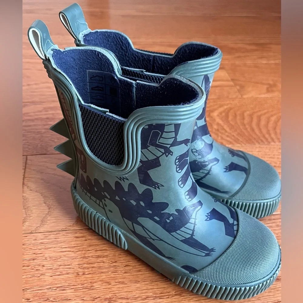 H&M, Boy’s Rubber boots, Dark green/dark blue, Patterned, Dino size 8.5